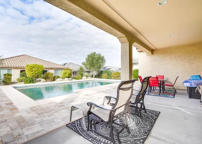 Outdoor Oasis & Amenity Access: Retreat Holiday home *